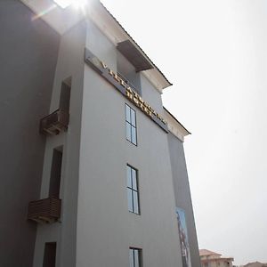 Villa Toscana Hotel And Suits